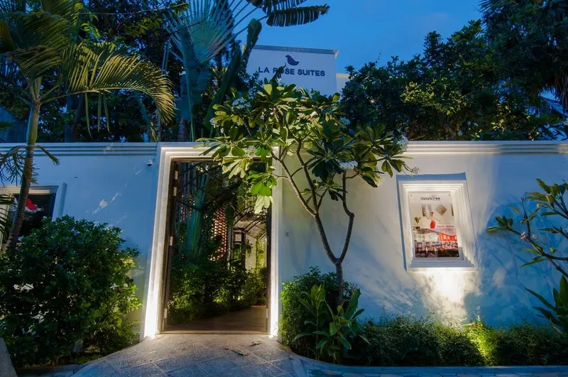 Main photo of La Rose Suites hotel