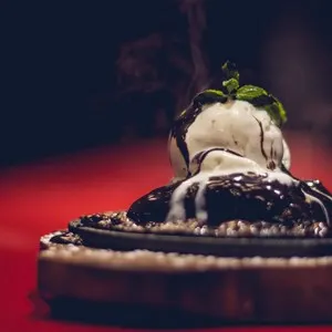 Brownie on a hot platter - Colombo, Sri Lanka