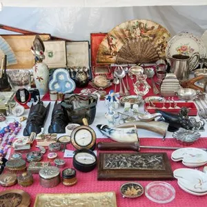 Feria Artesanal Plaza Francia