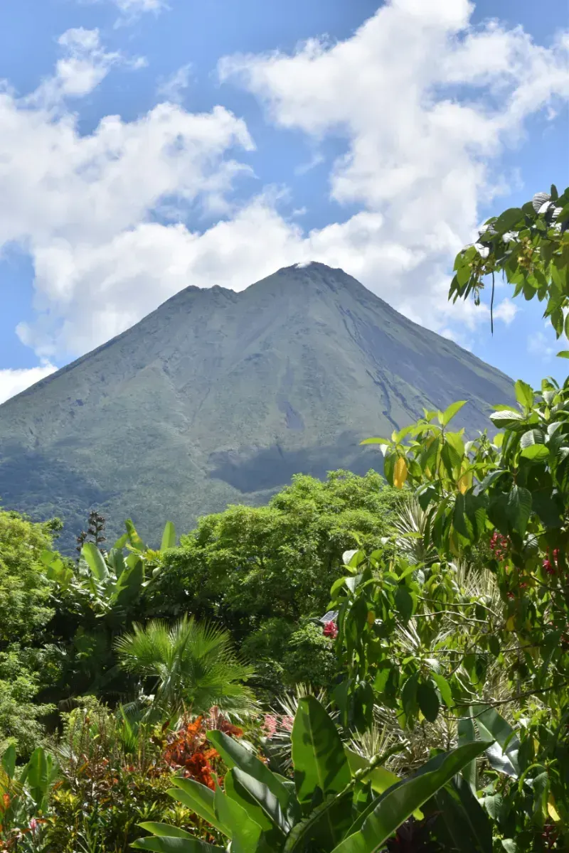 Volcano Views to Ocean Breeze Explorer: Costa Rica Escapade 