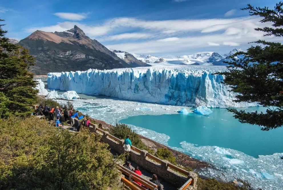 Patagonia Discovery through Wildlife Vineyards and Glaciers