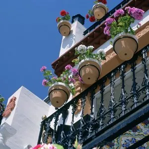 Barri Vell Santa Creu — Old Town Quarter