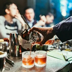 Luna's Lounge & Bar