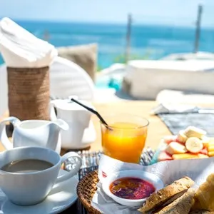 Fresh Breakfast in a beautiful location with sea views.