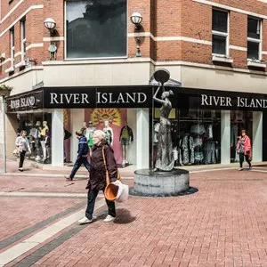 Cruise's Street Shopping Centre