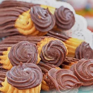 La Rosa de Oro — Pasteleria & Confiteria