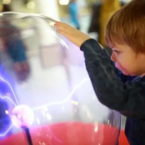 Little kid at a science museum - San Francisco, California