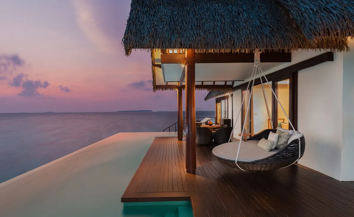 Dubai and Maldives Explorer