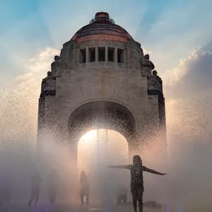 Monument to the Revolution