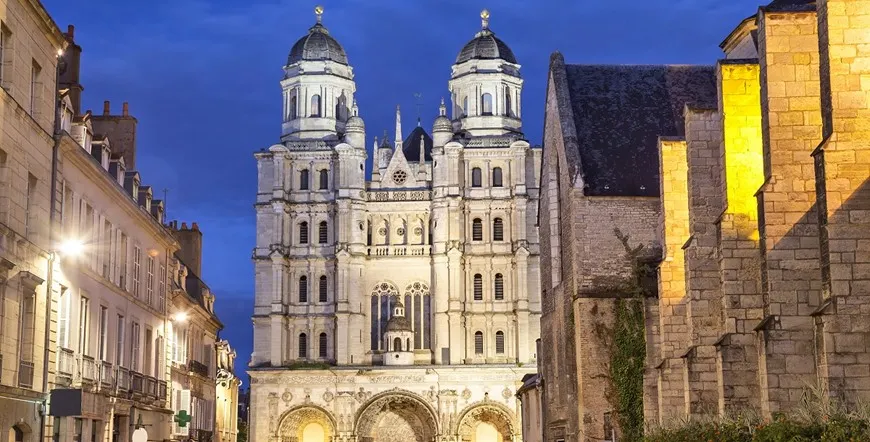 Paris Burgundy and Avignon Multi City Vacation