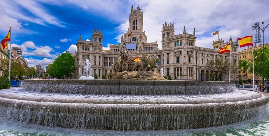 Discover Lisbon and Andalusia with Costa Del Sol