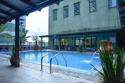 Photo 4 of Harbour View Suites hotel