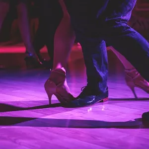 couple dancing salsa