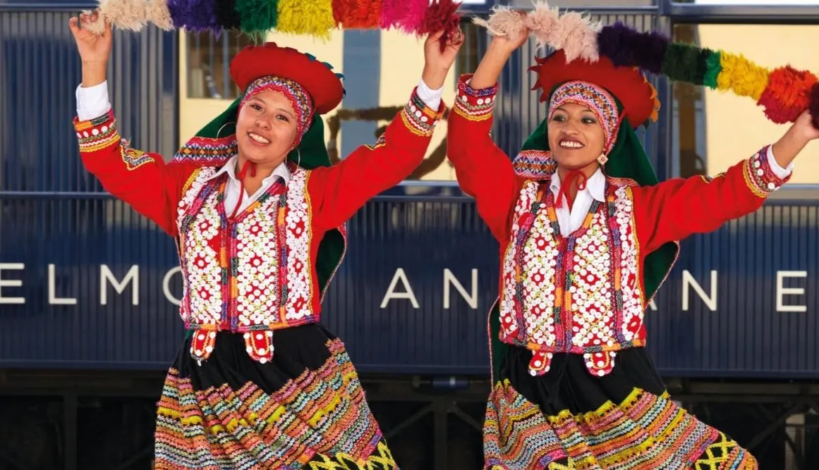 Spirit of the Water : A Great Rail Journey from Cusco to Lake Titicaca 