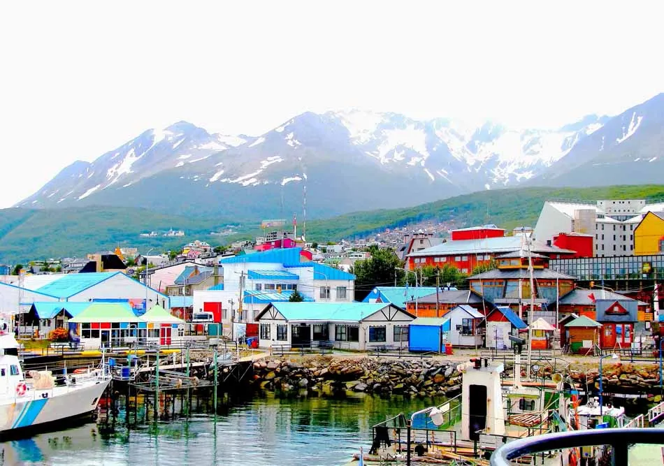 Patagonia Discovery through Wildlife Vineyards and Glaciers