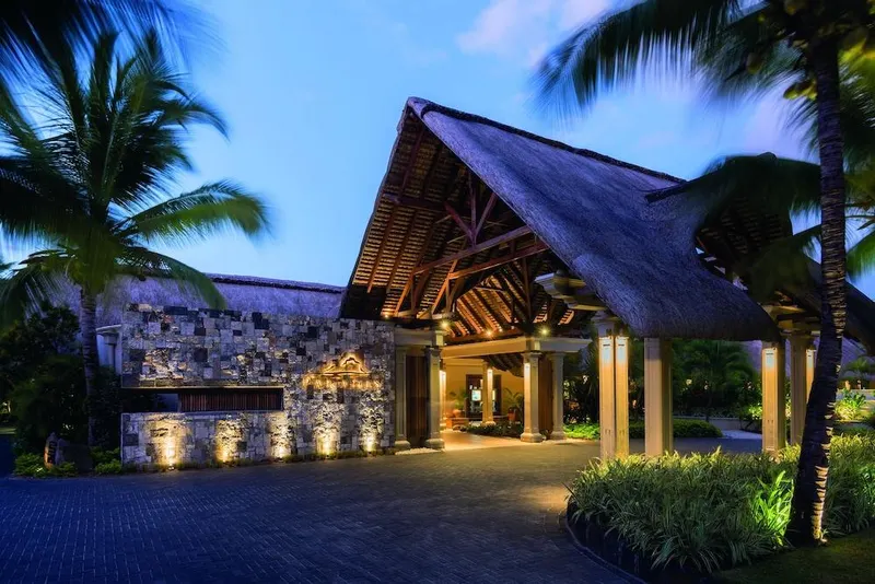 Main photo of Paradis Beachcomber Golf Resort & Spa hotel