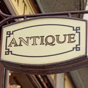 Antiques & Art