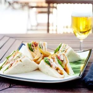 Cavos Cafe Bar