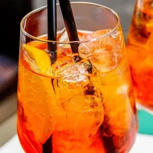 Tropical Bar — Fira