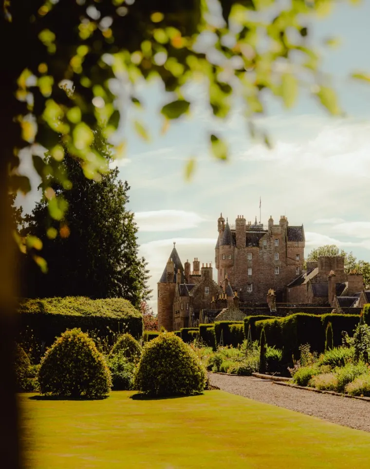 Great Rail Journey: Western Scenic Wonders Aboard Royal Scotsman 