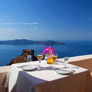 Dining On The Rocks