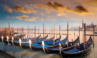 Private Venice Gondola Experience with Serenade - 30 minutes - Additional activity image 2 showing different aspects of the experience
