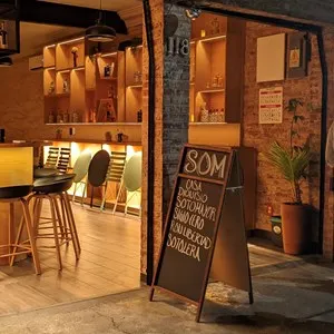 SOM — restaurante, bar, tienda boutique
