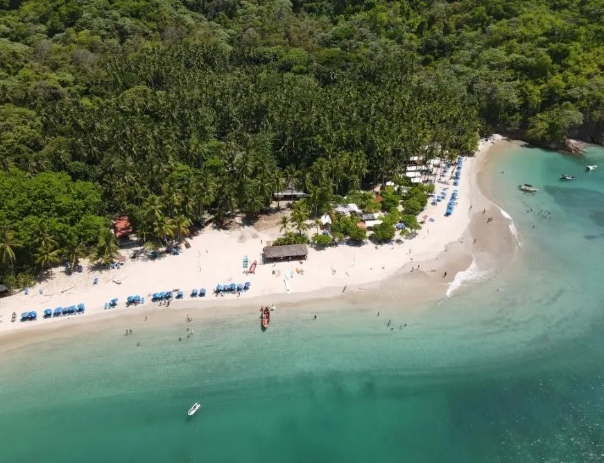 Limon Beach Escapade
