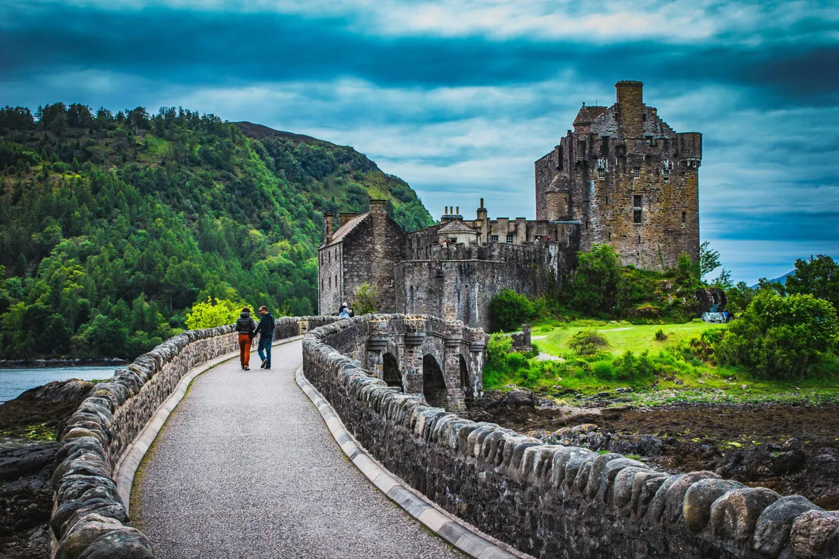 Circle Scotland Journey by Rail Edinburgh to Glasgow with Skye