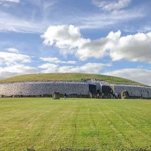 Brú na Bóinne Visitor Centre (Newgrange & Knowth)