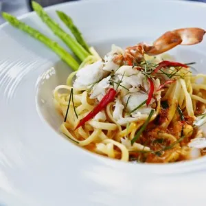 spaghetti crab with chili in a big plate