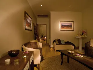 Main photo of MacDonald Houstoun House hotel