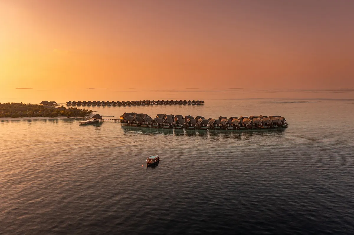 Dubai and Maldives Explorer