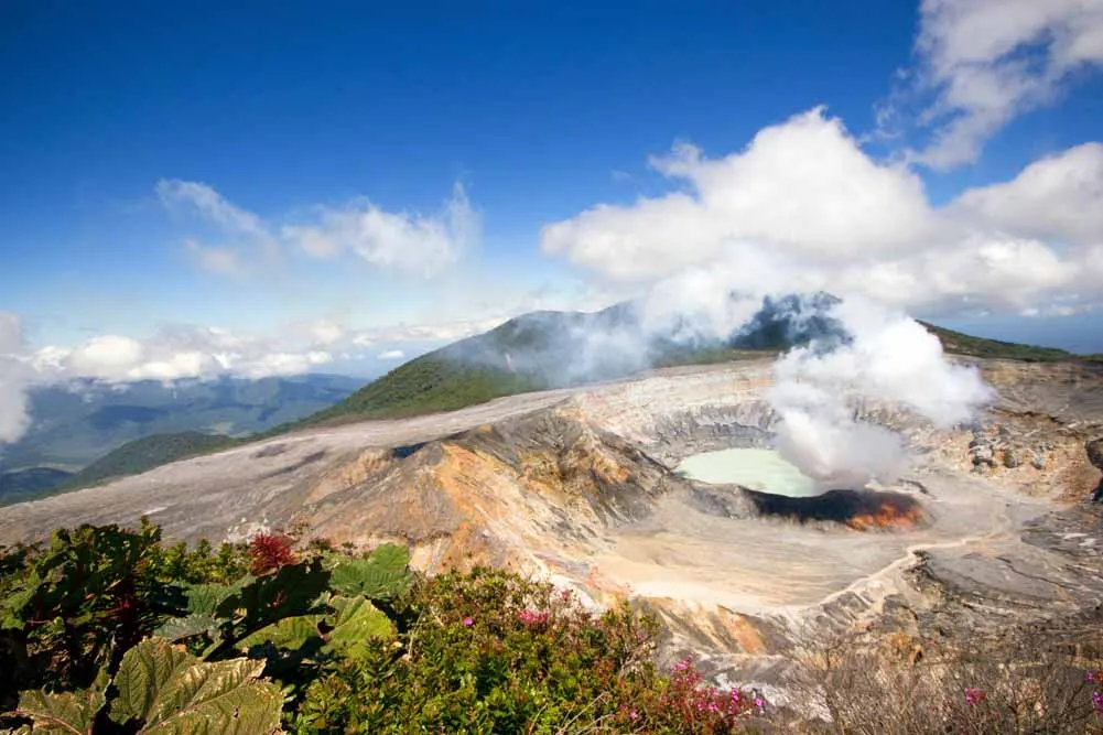 Costa Rica Coast to Cloud Forest Adventure