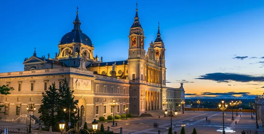 Discover Lisbon and Andalusia with Costa Del Sol