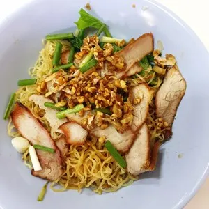 Linh Dan Restaurant (Ha Long City)